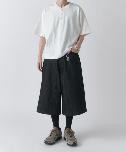 Lui's（ルイス）の「【Neucon】DOUBLE KNEE WIDE DENIM SHORTS / ダブルニーワイドデニムジョーツ（デニムパンツ・メンズ・インディゴブルー/ブラック・1/2）」の17枚目の写真