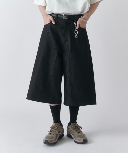 Lui's（ルイス）の「【Neucon】DOUBLE KNEE WIDE DENIM SHORTS / ダブルニーワイドデニムジョーツ（デニムパンツ・メンズ・インディゴブルー/ブラック・1/2）」の12枚目の写真