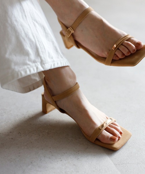 Bonjour Sagan(ボンジュールサガン)の「ゴールドバーサンダル(サンダル・レディース・ベージュ/ブラック・L/M/S)」の20枚目の写真