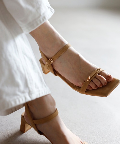 Bonjour Sagan(ボンジュールサガン)の「ゴールドバーサンダル(サンダル・レディース・ベージュ/ブラック・L/M/S)」の3枚目の写真