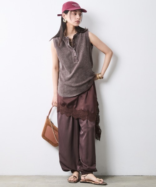 CHIC STYLE(シックスタイル)の「アシンメトリーヘムキャミソールチュニック<大きいサイズ有>シックスタイル(その他トップス・レディース・ボルドー/ブラック・M/L/LL/3L/4L/5L)」の10枚目の写真