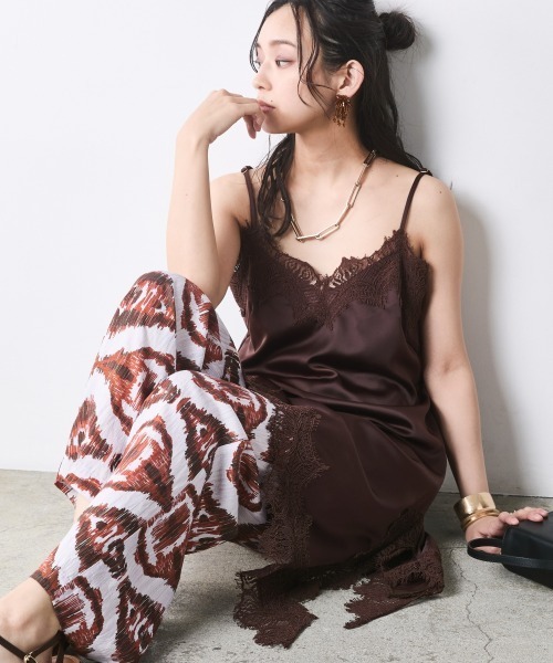 CHIC STYLE(シックスタイル)の「アシンメトリーヘムキャミソールチュニック<大きいサイズ有>シックスタイル(その他トップス・レディース・ボルドー/ブラック・M/L/LL/3L/4L/5L)」の13枚目の写真