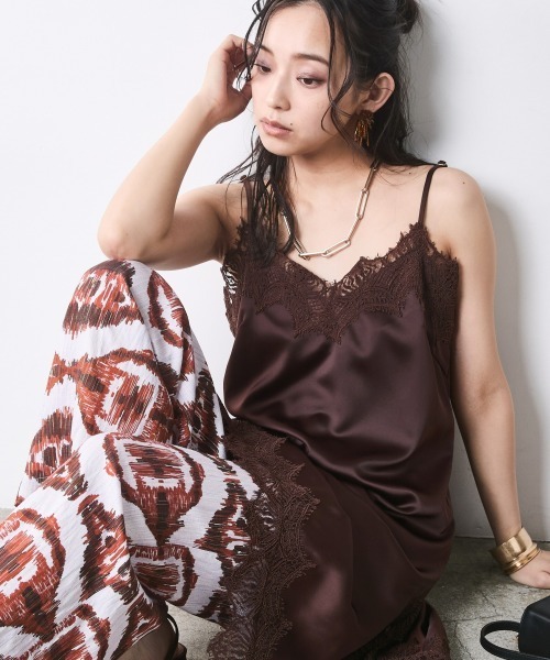 CHIC STYLE(シックスタイル)の「アシンメトリーヘムキャミソールチュニック<大きいサイズ有>シックスタイル(その他トップス・レディース・ボルドー/ブラック・M/L/LL/3L/4L/5L)」の15枚目の写真
