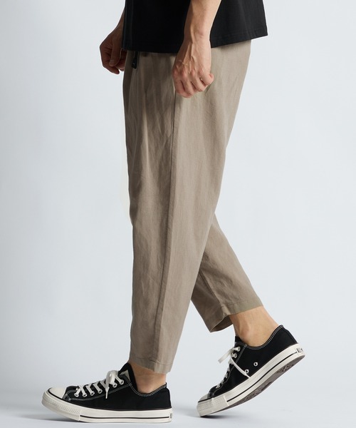 LANVIN en Bleu(ランバンオンブルー)の「リネンブレンド テーパード ワイドパンツ(スラックス・メンズ・ベージュ/ネイビー/ブラック・52/50/48/46)」の5枚目の写真