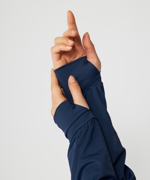 Kappa(カッパ)の「超冷感ショート丈パーカー(パーカー・レディース・ネイビー/ライトグレー/オフホワイト・MEDIUM/X-LARGE/LARGE)」の5枚目の写真