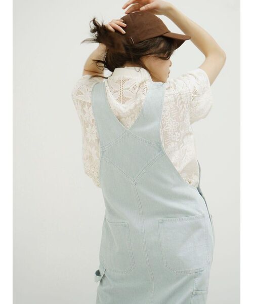 FIKA.(フィーカ)の「Front pocket denim jumper skirt(ジャンパースカート・レディース・ネイビー/ブルー系その他・FREE)」の5枚目の写真