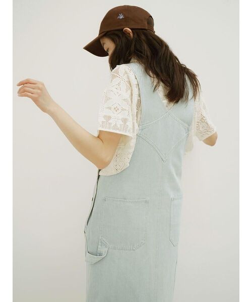 FIKA.(フィーカ)の「Front pocket denim jumper skirt(ジャンパースカート・レディース・ネイビー/ブルー系その他・FREE)」の6枚目の写真