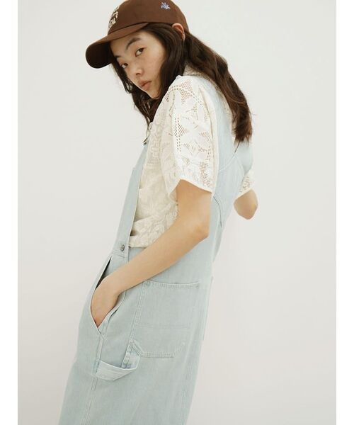 FIKA.(フィーカ)の「Front pocket denim jumper skirt(ジャンパースカート・レディース・ネイビー/ブルー系その他・FREE)」の7枚目の写真