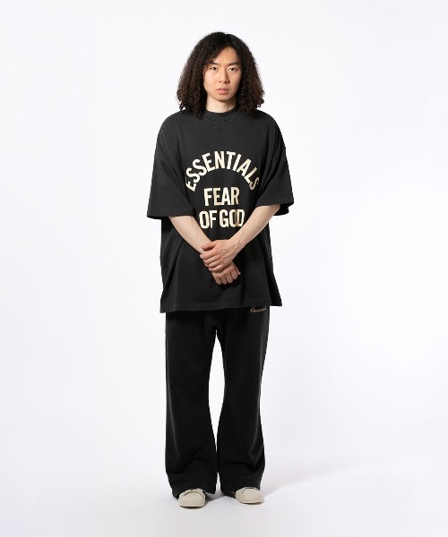 FOG ESSENTIALS(エフオージーエッセンシャルズ)の「ESSENTIALS TRAINING CLASSIC FIT FLARE SWEATPANT エッセンシャルズ トレーニングクラシックフィットスウェットパンツ(スウェットパンツ・メンズ・ブラック・MEDIUM/LARGE)」の2枚目の写真