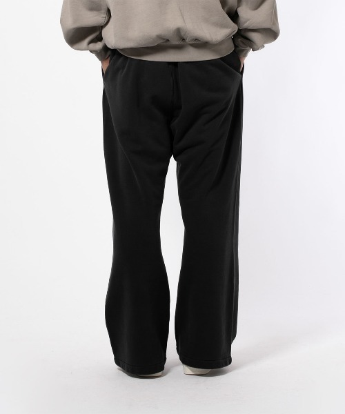 FOG ESSENTIALS(エフオージーエッセンシャルズ)の「ESSENTIALS TRAINING CLASSIC FIT FLARE SWEATPANT エッセンシャルズ トレーニングクラシックフィットスウェットパンツ(スウェットパンツ・メンズ・ブラック・MEDIUM/LARGE)」の7枚目の写真