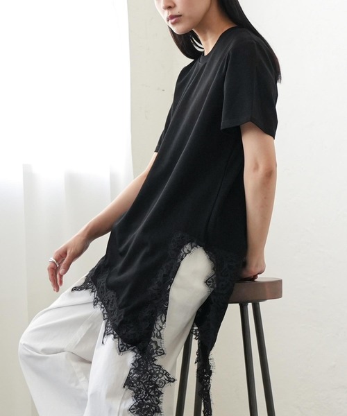 mili an deni(ミリアンデニ)の「裾レーススリットTシャツ(Tシャツ/カットソー・レディース・ブラック/オフホワイト・M)」の1枚目の写真