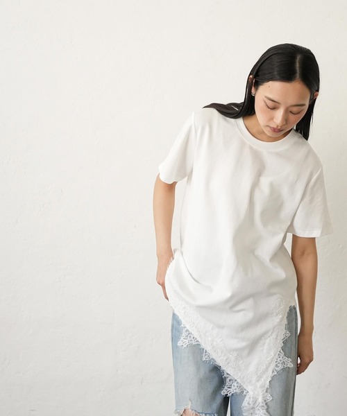mili an deni(ミリアンデニ)の「裾レーススリットTシャツ(Tシャツ/カットソー・レディース・ブラック/オフホワイト・M)」の3枚目の写真