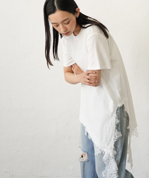 mili an deni(ミリアンデニ)の「裾レーススリットTシャツ(Tシャツ/カットソー・レディース・ブラック/オフホワイト・M)」の5枚目の写真