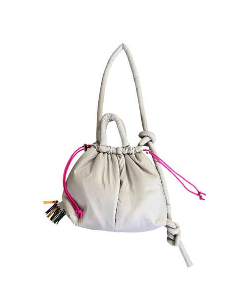 BACKYARD FAMILY(バックヤードファミリー)の「cheek チーク puff kinchaku 2WAY tote(トートバッグ・レディース・カーキ/ブラック/グレー/パープル/イエロー・FREE)」の1枚目の写真