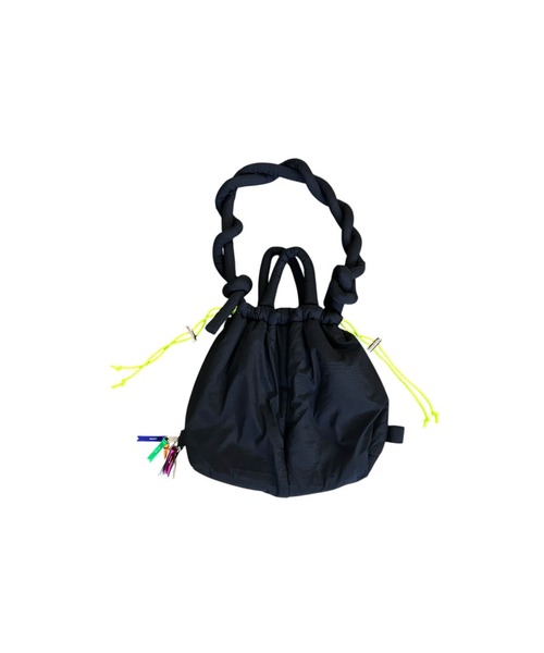 BACKYARD FAMILY(バックヤードファミリー)の「cheek チーク puff kinchaku 2WAY tote(トートバッグ・レディース・カーキ/ブラック/グレー/パープル/イエロー・FREE)」の2枚目の写真