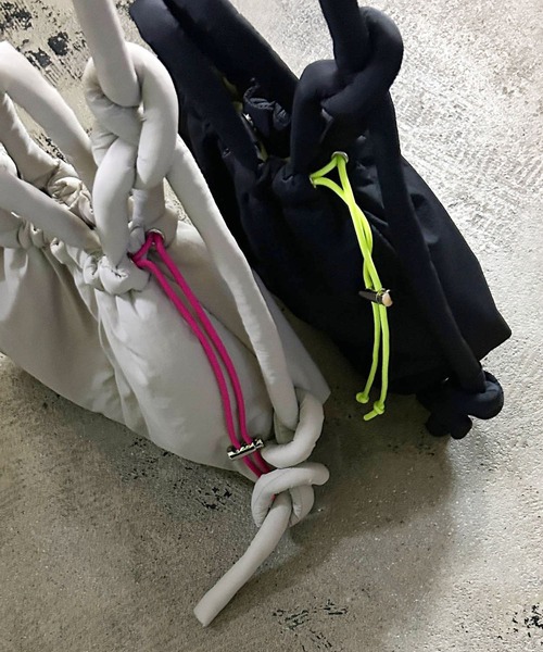 BACKYARD FAMILY(バックヤードファミリー)の「cheek チーク puff kinchaku 2WAY tote(トートバッグ・レディース・カーキ/ブラック/グレー/パープル/イエロー・FREE)」の10枚目の写真