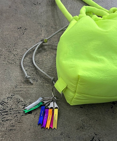 BACKYARD FAMILY(バックヤードファミリー)の「cheek チーク puff kinchaku 2WAY tote(トートバッグ・レディース・カーキ/ブラック/グレー/パープル/イエロー・FREE)」の13枚目の写真