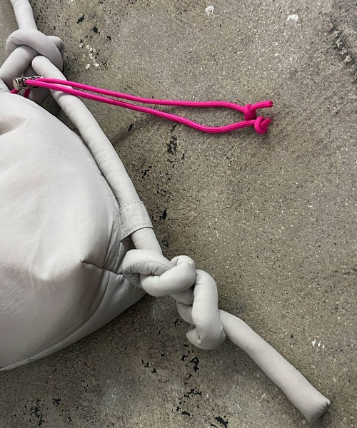 BACKYARD FAMILY(バックヤードファミリー)の「cheek チーク puff kinchaku 2WAY tote(トートバッグ・レディース・カーキ/ブラック/グレー/パープル/イエロー・FREE)」の15枚目の写真