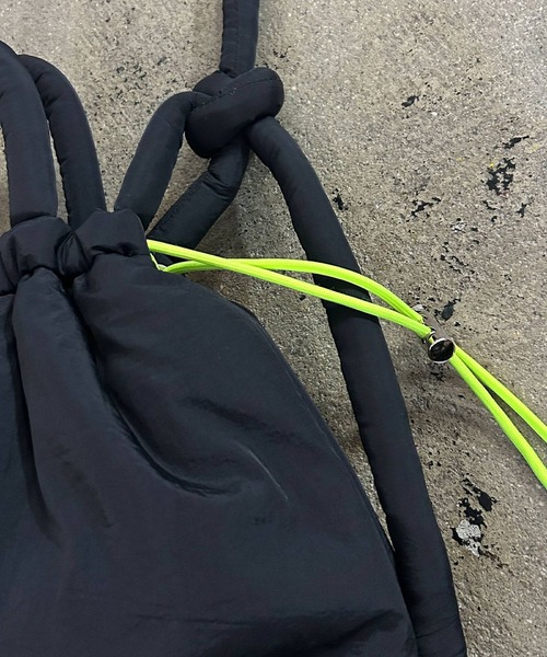 BACKYARD FAMILY(バックヤードファミリー)の「cheek チーク puff kinchaku 2WAY tote(トートバッグ・レディース・カーキ/ブラック/グレー/パープル/イエロー・FREE)」の16枚目の写真