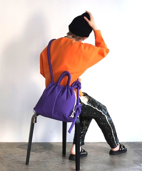 BACKYARD FAMILY(バックヤードファミリー)の「cheek チーク puff kinchaku 2WAY tote(トートバッグ・レディース・カーキ/ブラック/グレー/パープル/イエロー・FREE)」の22枚目の写真