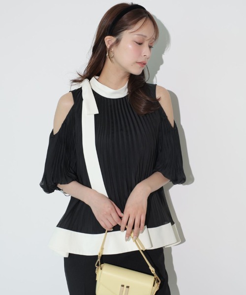 Mystrada(マイストラーダ)の「プリーツオフショルブラウス(シャツ/ブラウス・レディース・ピンク/ベージュ系その他/ブルーグレー/ブラック・36/38)」の12枚目の写真