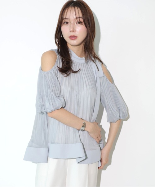 Mystrada(マイストラーダ)の「プリーツオフショルブラウス(シャツ/ブラウス・レディース・ピンク/ベージュ系その他/ブルーグレー/ブラック・36/38)」の20枚目の写真