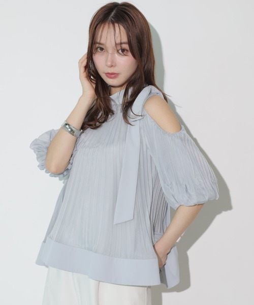 Mystrada(マイストラーダ)の「プリーツオフショルブラウス(シャツ/ブラウス・レディース・ピンク/ベージュ系その他/ブルーグレー/ブラック・36/38)」の21枚目の写真