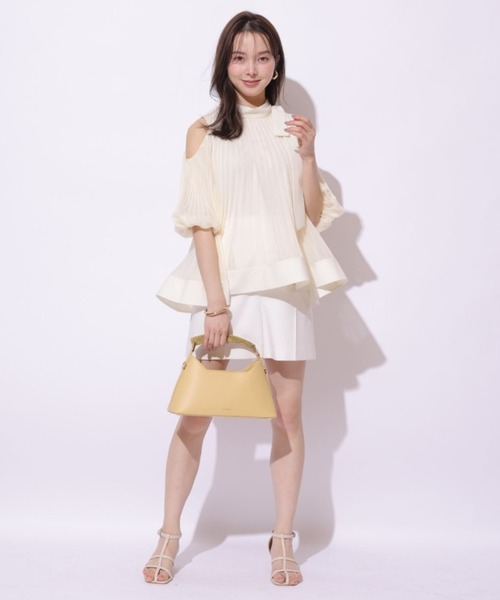 Mystrada(マイストラーダ)の「プリーツオフショルブラウス(シャツ/ブラウス・レディース・ピンク/ベージュ系その他/ブルーグレー/ブラック・36/38)」の11枚目の写真