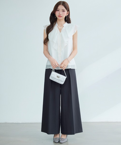 DRESS PLUS(ドレスプラス)の「大きめフリルビッグカラーブラウス(シャツ/ブラウス・レディース・ダークブラウン/ベージュ/ピンク/アイボリー・S/M/L)」の7枚目の写真