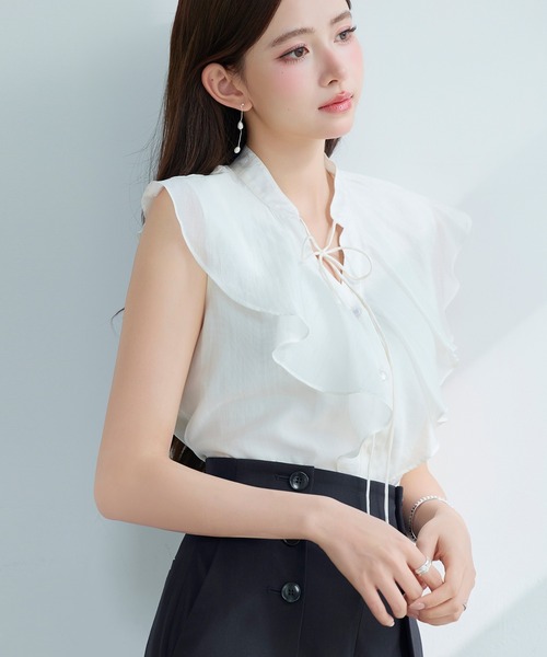DRESS PLUS(ドレスプラス)の「大きめフリルビッグカラーブラウス(シャツ/ブラウス・レディース・ダークブラウン/ベージュ/ピンク/アイボリー・S/M/L)」の8枚目の写真