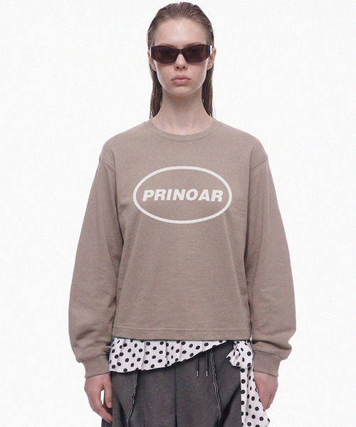PRINOAR(プリノア)の「サークルロゴセミクロップ長袖Tシャツ - ジンジャーベージュ(Tシャツ/カットソー・レディース・ベージュ・SMALL/MEDIUM/LARGE)」の3枚目の写真
