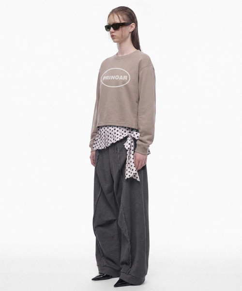 PRINOAR(プリノア)の「サークルロゴセミクロップ長袖Tシャツ - ジンジャーベージュ(Tシャツ/カットソー・レディース・ベージュ・SMALL/MEDIUM/LARGE)」の4枚目の写真