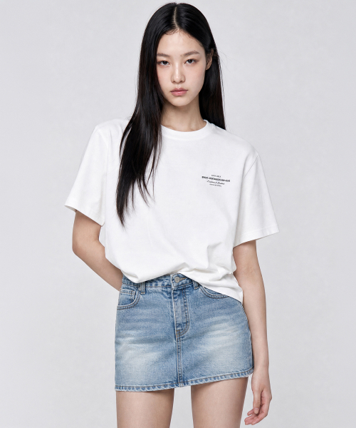 LOOKAST(ルックキャスト)の「エリンレタリングオーバーサイズTシャツ_ホワイト / ELINE LETTERING OVERSIZED T-SHIRT_WHITE(Tシャツ/カットソー・レディース・ホワイト・ONE)」の2枚目の写真