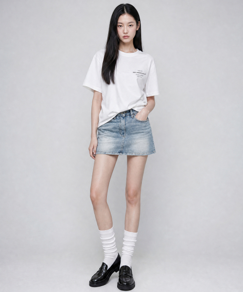 LOOKAST(ルックキャスト)の「エリンレタリングオーバーサイズTシャツ_ホワイト / ELINE LETTERING OVERSIZED T-SHIRT_WHITE(Tシャツ/カットソー・レディース・ホワイト・ONE)」の3枚目の写真