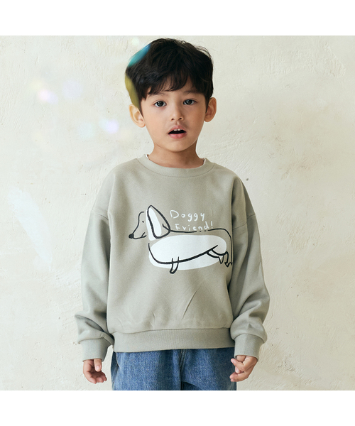 BEACHESAND CREAM KIDS(ビーチスアンドクリームキッズ)の「ドギーグラフィックマンツーマン-グレーシカキ(スウェット・レディース・ライトカーキ・LARGE/MEDIUM/SMALL)」の1枚目の写真