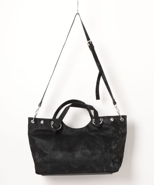 Never mind the XU / Chikashitsu+（ネバーマインド ザ エックスユー / チカシツプラス）の「【nmtc+】Crossbody Shoulder Tote Bag / 【エヌエムティーシープラス】クロスボディショルダートートバッグ（ショルダーバッグ・レディース・ホワイト/シルバー/ブラック・ONE SIZE）」の3枚目の写真
