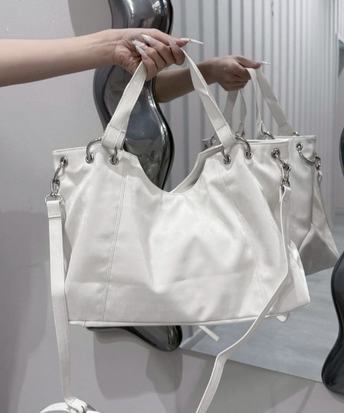 Never mind the XU / Chikashitsu+(ネバーマインド ザ エックスユー / チカシツプラス)の「【nmtc+】Crossbody Shoulder Tote Bag / 【エヌエムティーシープラス】クロスボディショルダートートバッグ(ショルダーバッグ・レディース・ホワイト/シルバー/ブラック・ONE SIZE)」の19枚目の写真