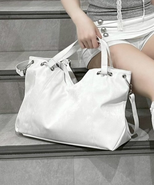 Never mind the XU / Chikashitsu+(ネバーマインド ザ エックスユー / チカシツプラス)の「【nmtc+】Crossbody Shoulder Tote Bag / 【エヌエムティーシープラス】クロスボディショルダートートバッグ(ショルダーバッグ・レディース・ホワイト/シルバー/ブラック・ONE SIZE)」の17枚目の写真