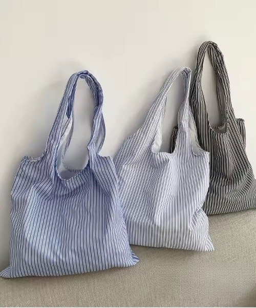 ammy.(エイミードット)の「【 ammy. / エイミードット 】 ストライプ ビッグ ショルダーバッグ(ショルダーバッグ・レディース・ホワイト×ブルー/ブルー/ブラック・FREE)」の11枚目の写真