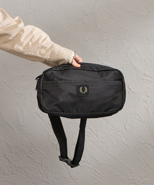 FRED PERRY（フレッドペリー）の「【WEB限定】[FRED PERRY/フレッドペリー] クリンクル ナイロン クロスボディバッグ（ボディバッグ/ウエストポーチ・レディース・ブラック・ONE SIZE）」の10枚目の写真