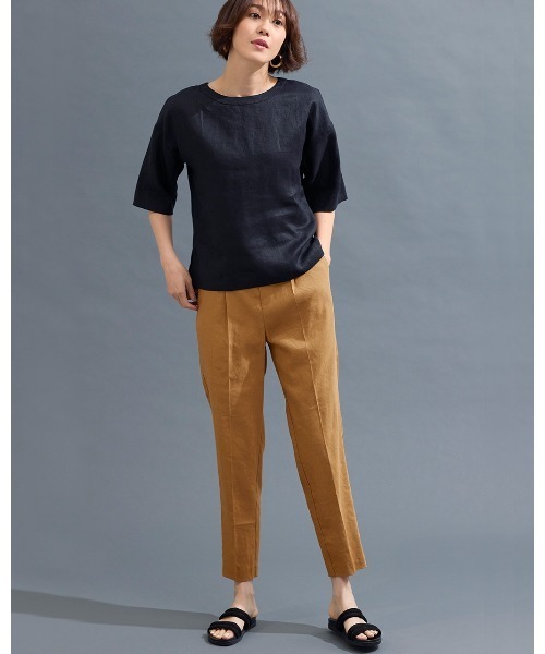 DoCLASSE（ ドゥクラッセ）の「ストレッチリネン・タックテーパード（その他パンツ・レディース・キャメル/ブラウン/ブラック・11/13/15 /9）」の3枚目の写真
