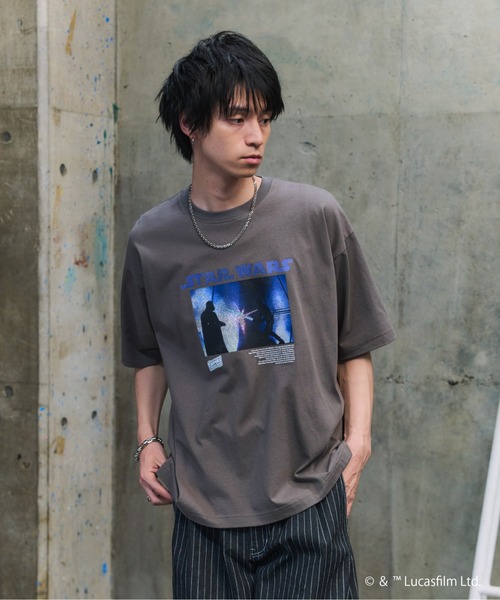 STAR WARS(スターウォーズ)の「STAR WARS Photo Tee / スター・ウォーズ フォトT(Tシャツ/カットソー・メンズ・ブラック/ホワイト/チャコールグレー・M/L)」の5枚目の写真