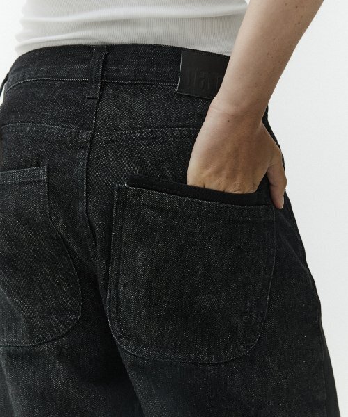 MAGOODGAN(メックウッドガン)の「パブン7524 配色ワイドフィットブラックデニムパンツ(デニムパンツ・レディース・その他・32/30/28/26/34)」の4枚目の写真