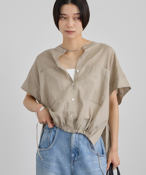 SALON adam et rope'(サロン アダム エ ロペ)の「【WEB限定】ドロストヘムフレンチスリーブシャツ(シャツ/ブラウス・レディース・ホワイト/ベージュ/サックスブルー・FREE)」の3枚目の写真