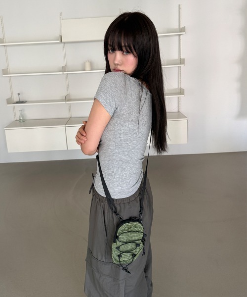 4INT.(フォイント)の「チェック ナイロン サコッシュ ミニ ショルダーバッグ(ボディバッグ/ウエストポーチ・レディース・ブラック/カーキ/グレー・FREE)」の11枚目の写真