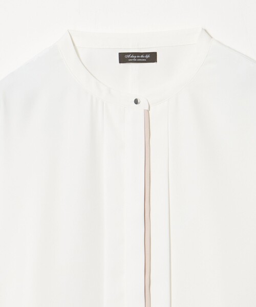 A DAY IN THE LIFE UNITED ARROWS(アデイインザライフユナイテッドアローズ)の「フロントバイカラー ドルマンブラウス <A DAY IN THE LIFE>(シャツ/ブラウス・レディース・ライトグレー/オフホワイト/ネイビー・FREE)」の16枚目の写真
