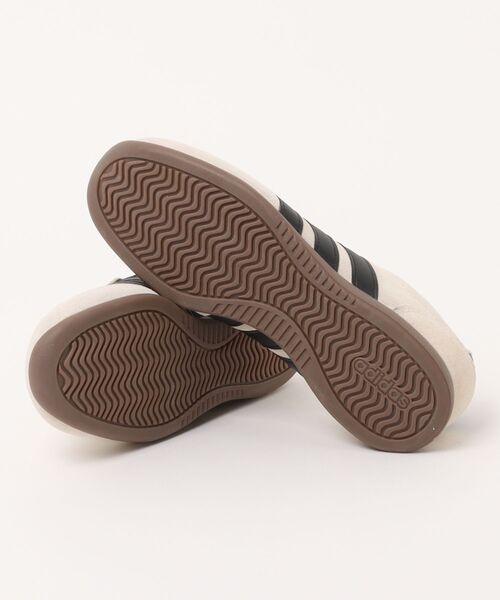 adidas(アディダス)の「【adidas】BARREDA LO(スニーカー・レディース・オフホワイト・23.0cm/23.5cm/24.0cm/24.5cm/25.0cm)」の3枚目の写真