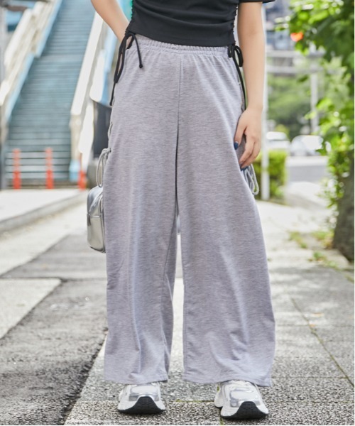 GORGE(ゴージ)の「《サイドレースアップ》裏毛ワイドパンツ/カジュアル×ストリート/春夏/全2色(その他パンツ・レディース・グレー/ブラック・F)」の1枚目の写真