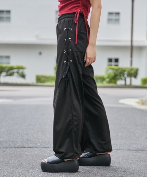 GORGE(ゴージ)の「《サイドレースアップ》裏毛ワイドパンツ/カジュアル×ストリート/春夏/全2色(その他パンツ・レディース・グレー/ブラック・F)」の4枚目の写真