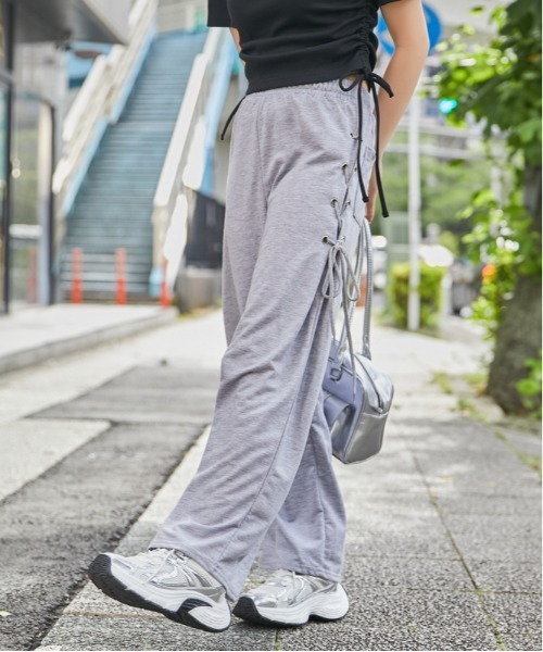 GORGE(ゴージ)の「《サイドレースアップ》裏毛ワイドパンツ/カジュアル×ストリート/春夏/全2色(その他パンツ・レディース・グレー/ブラック・F)」の10枚目の写真